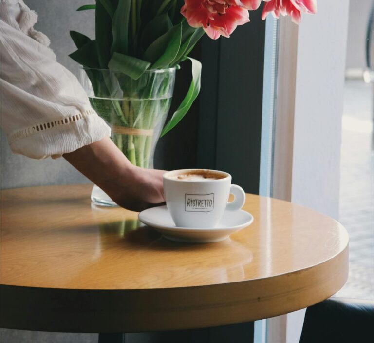 round coffee table decor