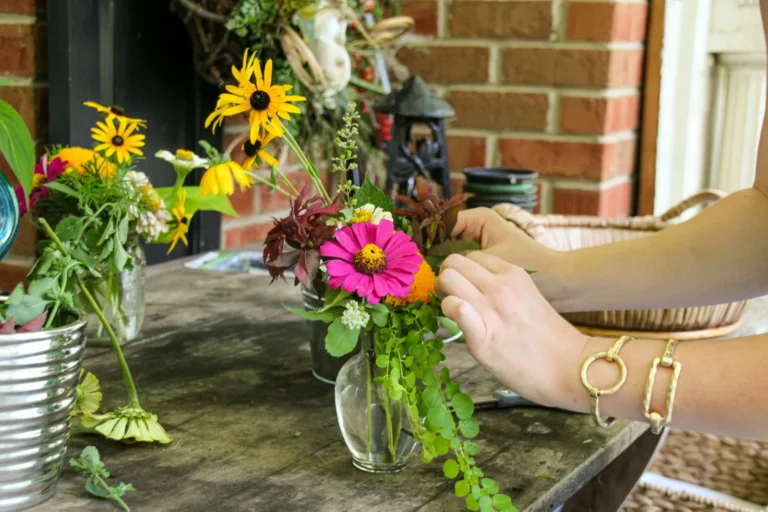 Budget-friendly DIY garden decor ideas to enhance your outdoor space with creative, sustainable, and unique decor projects.